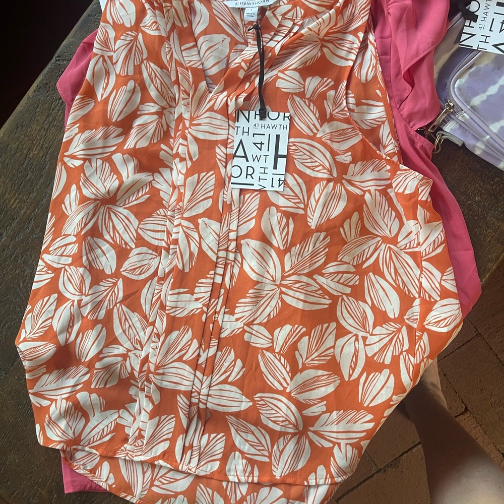 41 Hawthorn White and Orange Sleeveless Blouse with Notched Collar - Picture 7 of 11